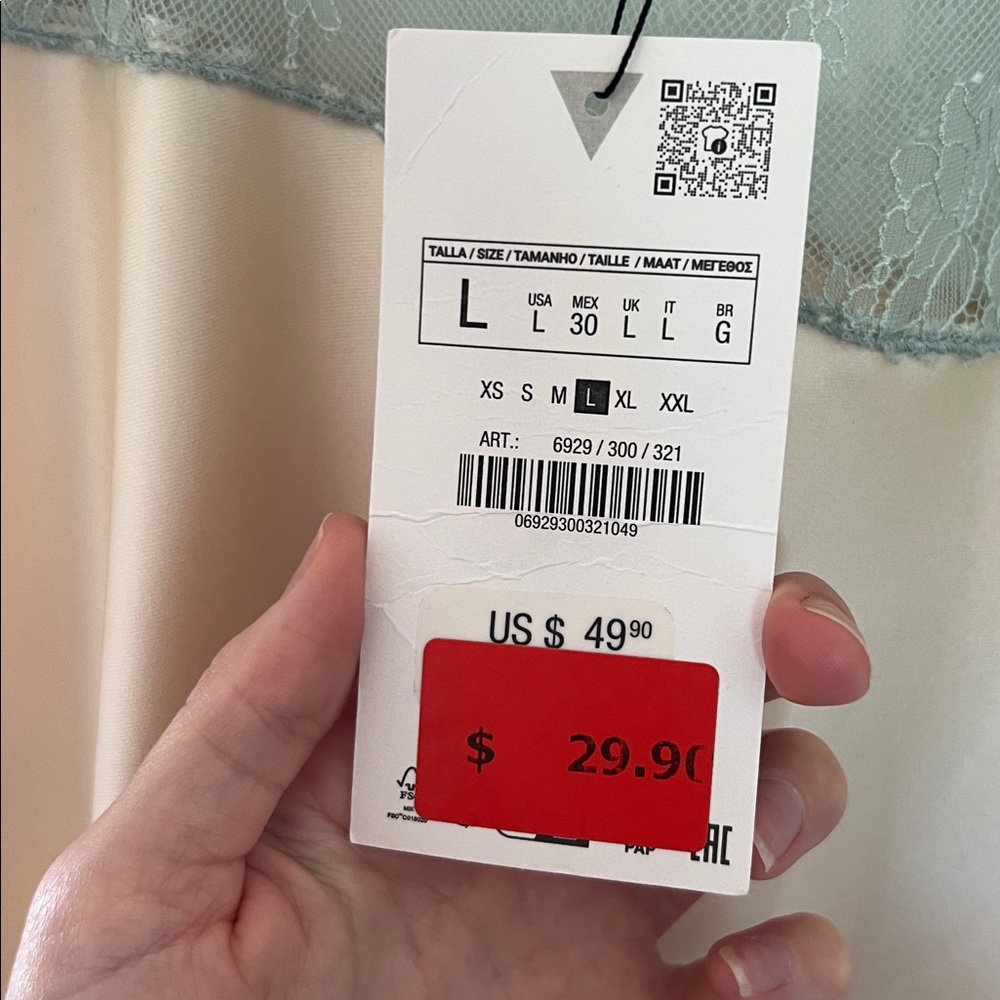 Elegant Zara Cream and Green Lace Slip Dress - Picture 3 of 4